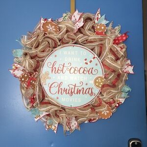 Festive Christmas Wreath with Hot Cocoa Theme